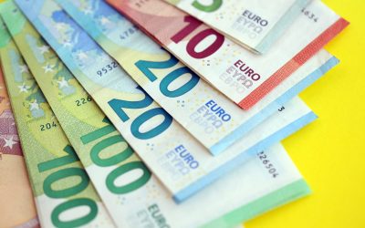 Zašto sve više ljudi posuđuje novac online umjesto u banci